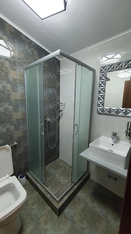 Cazare Spital Fundeni Bucharest Luaran gambar